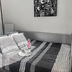 Centre De Dunkerque, Appartement Rdc, 2 Personnes, Parking Prive Daire