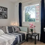 Centre De Dunkerque, Appartement Rdc, 2 Personnes, Parking Prive *