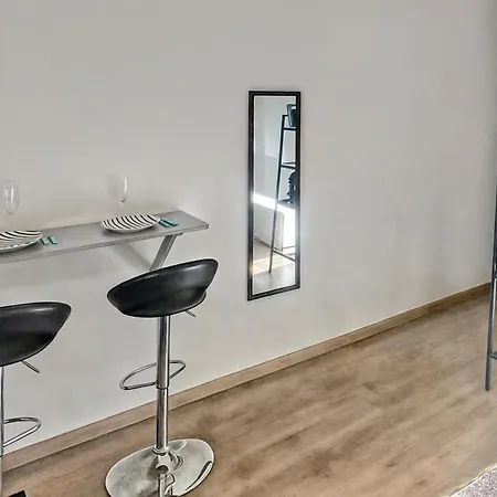Appartement Dunkerque Centre Au Rdc, 2 Personnes, Parking Prive Duinkerke