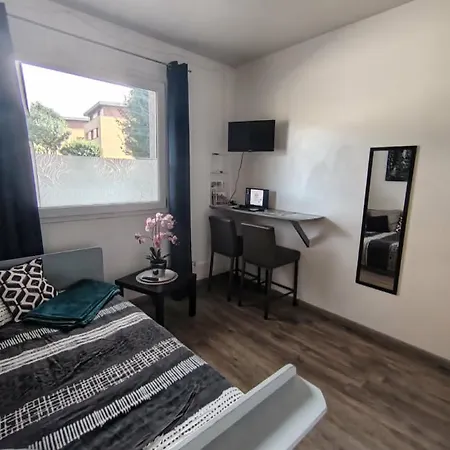 Appartement Dunkerque Centre Au Rdc, 2 Personnes, Parking Prive Duinkerke