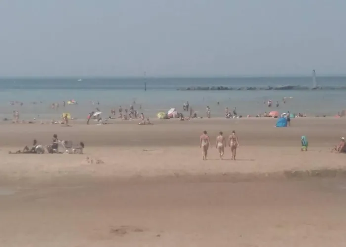 Centre De Dunkerque, Appartement Rdc, 2 Personnes, Parking Prive * Dunkirk