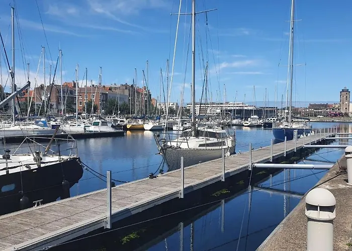 Centre De Dunkerque, Appartement Rdc, 2 Personnes, Parking Prive * Dunkirk