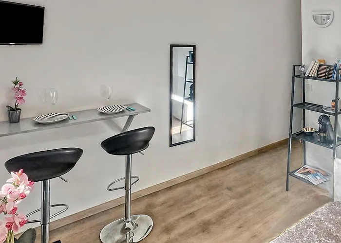 Centre De Dunkerque, Appartement Rdc, 2 Personnes, Parking Prive Dunkirk