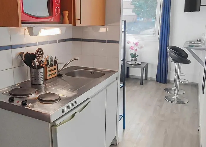 Centre De Dunkerque, Appartement Rdc, 2 Personnes, Parking Prive Dunkirk